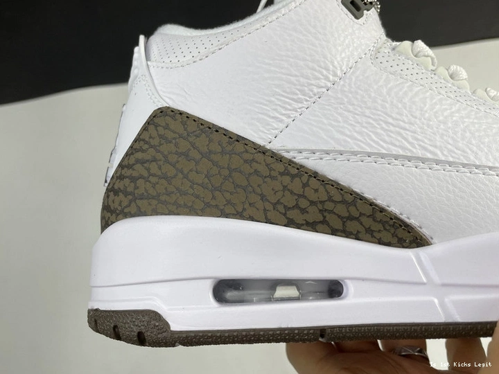 Mocha - 3 Retro 136064-122 (2018) Jordan 0113